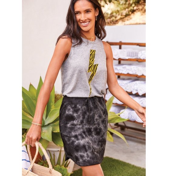 EVEREVE Sundry Tie Dye Saturday Skirt with pockets Black and Gray Size Medium